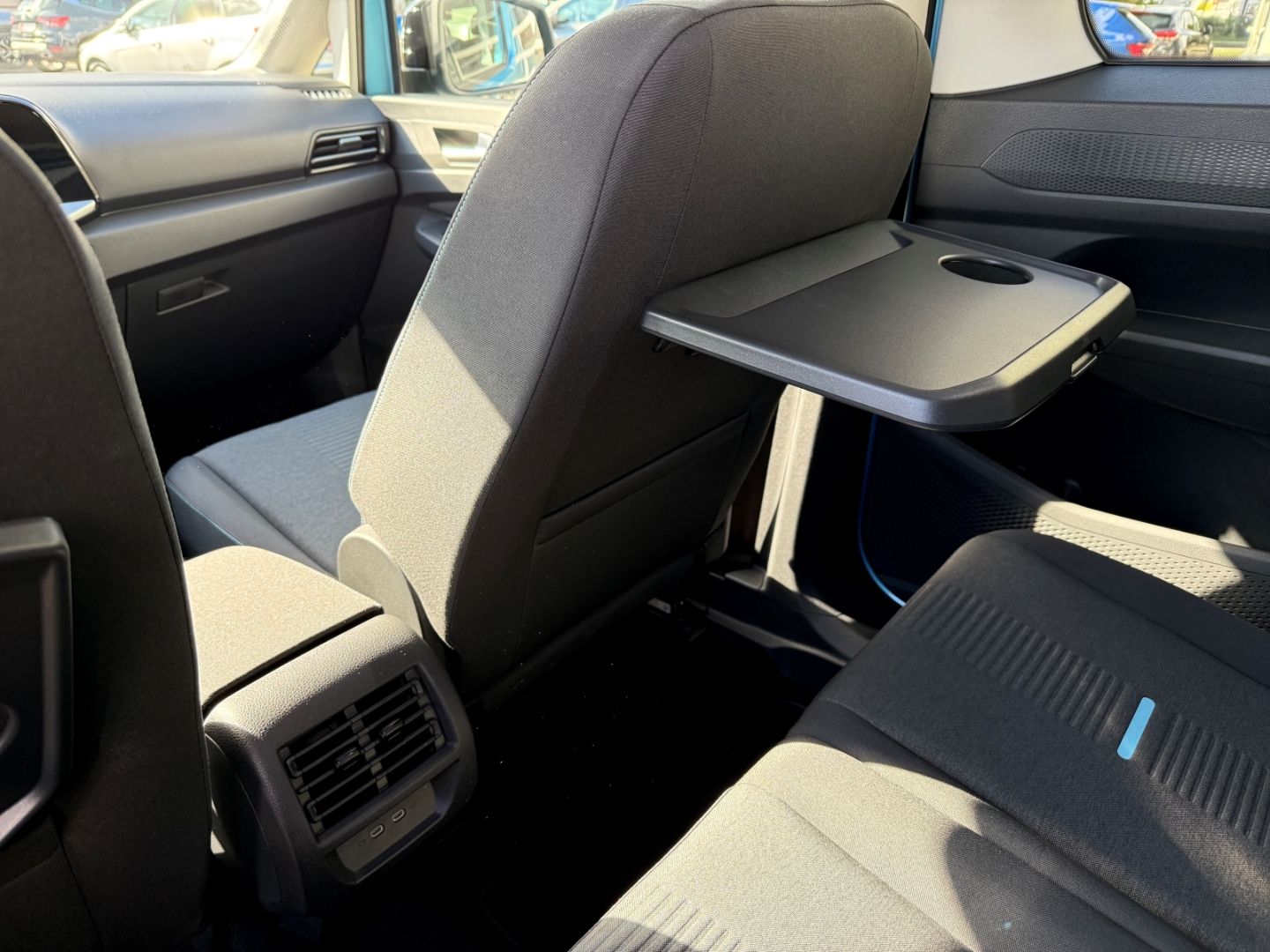 FORD Tourneo Connect 2.0 EcoBlue EU6d Active 7-Sitzer - Image 24