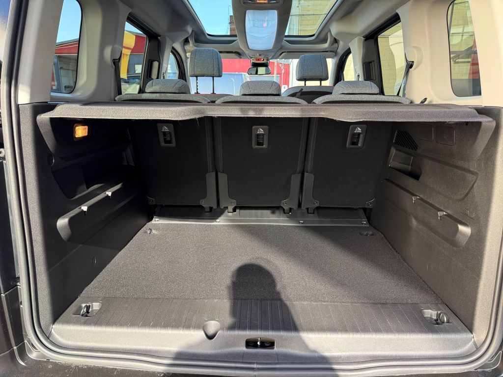 Fahrzeugabbildung Citroën Berlingo M BlueHDi 130 EAT8 MAX