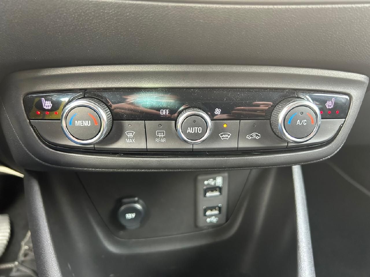 Fahrzeugabbildung Opel Crossland Elegance