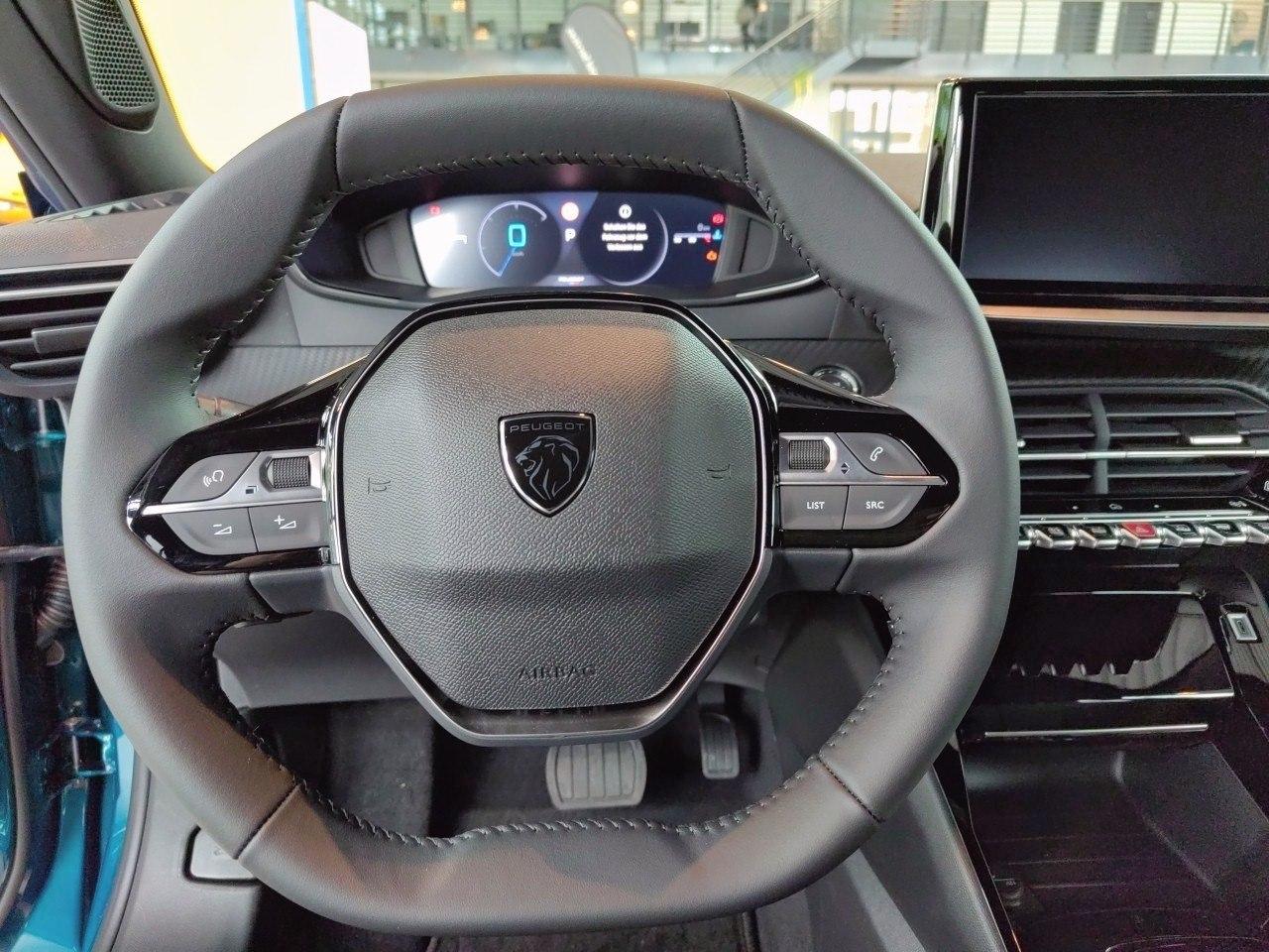 Peugeot 2008 Allure Hybrid 100 e-DSC6 Navi,360°