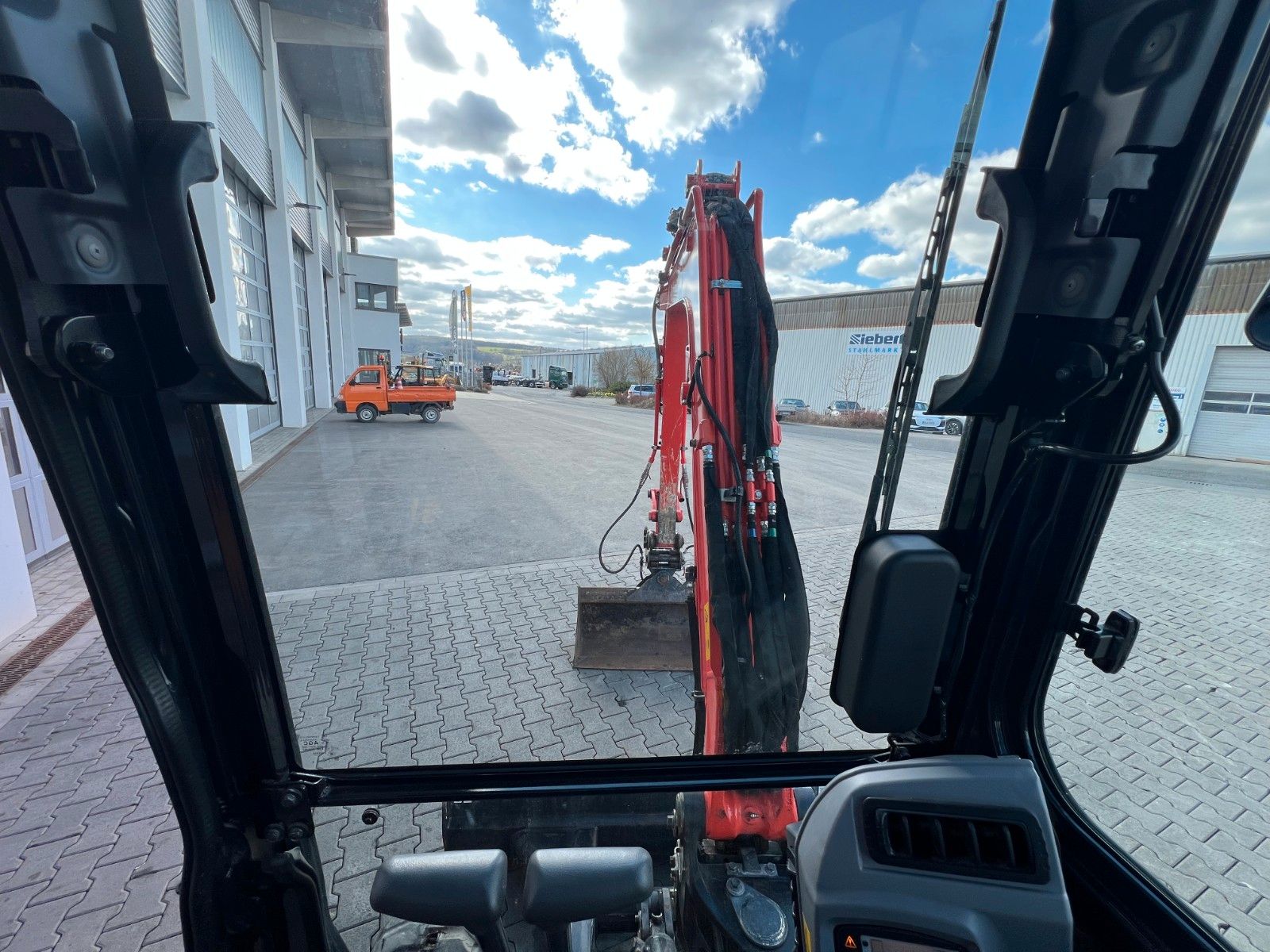 Fahrzeugabbildung Kubota KX 037-4 / nur 531h! / 2024 / hydr. Grabenräumer