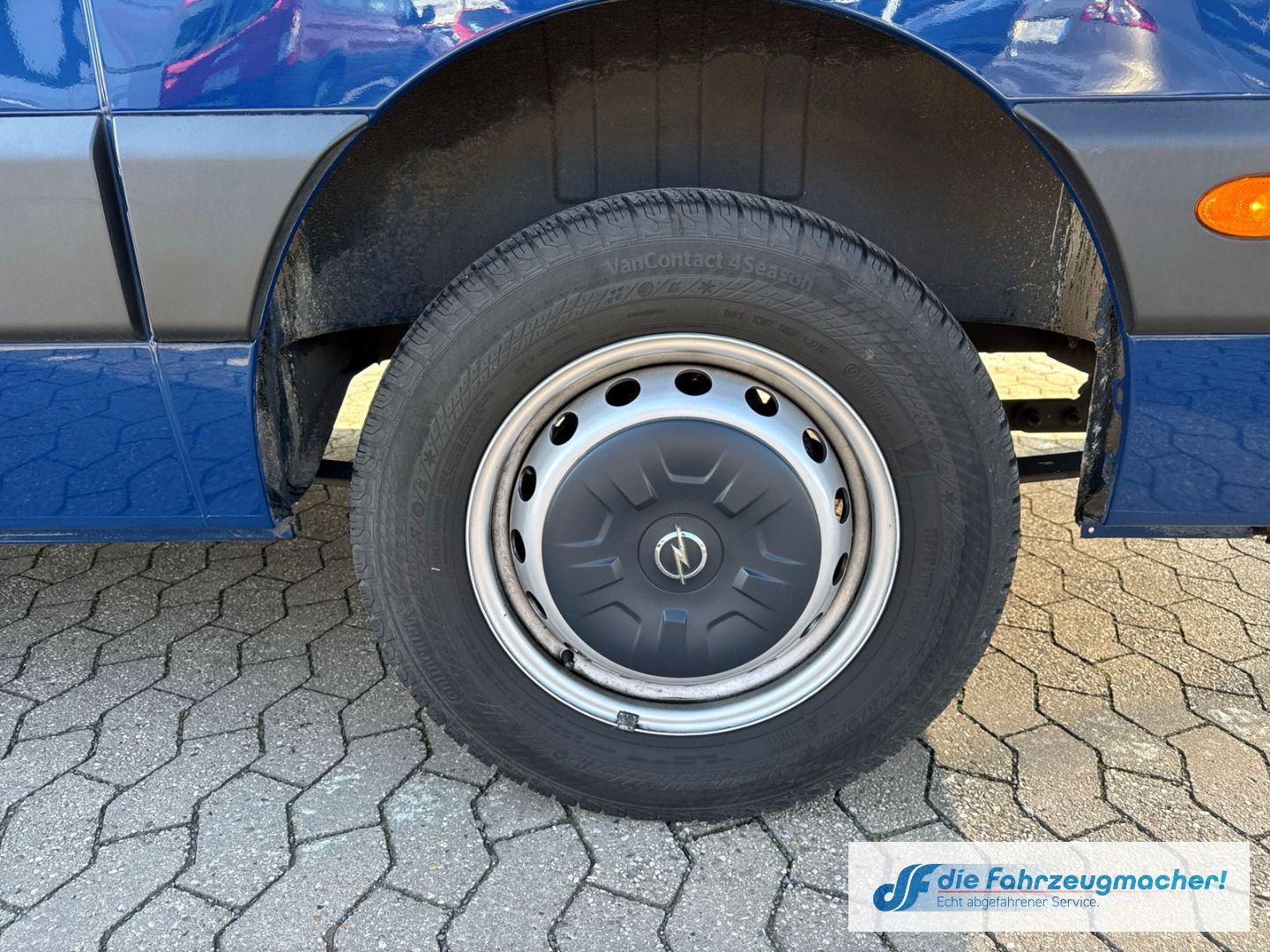 Fahrzeugabbildung Opel Movano B Kasten Kombi HKa L3H2 3,5t AHK Navi Mus