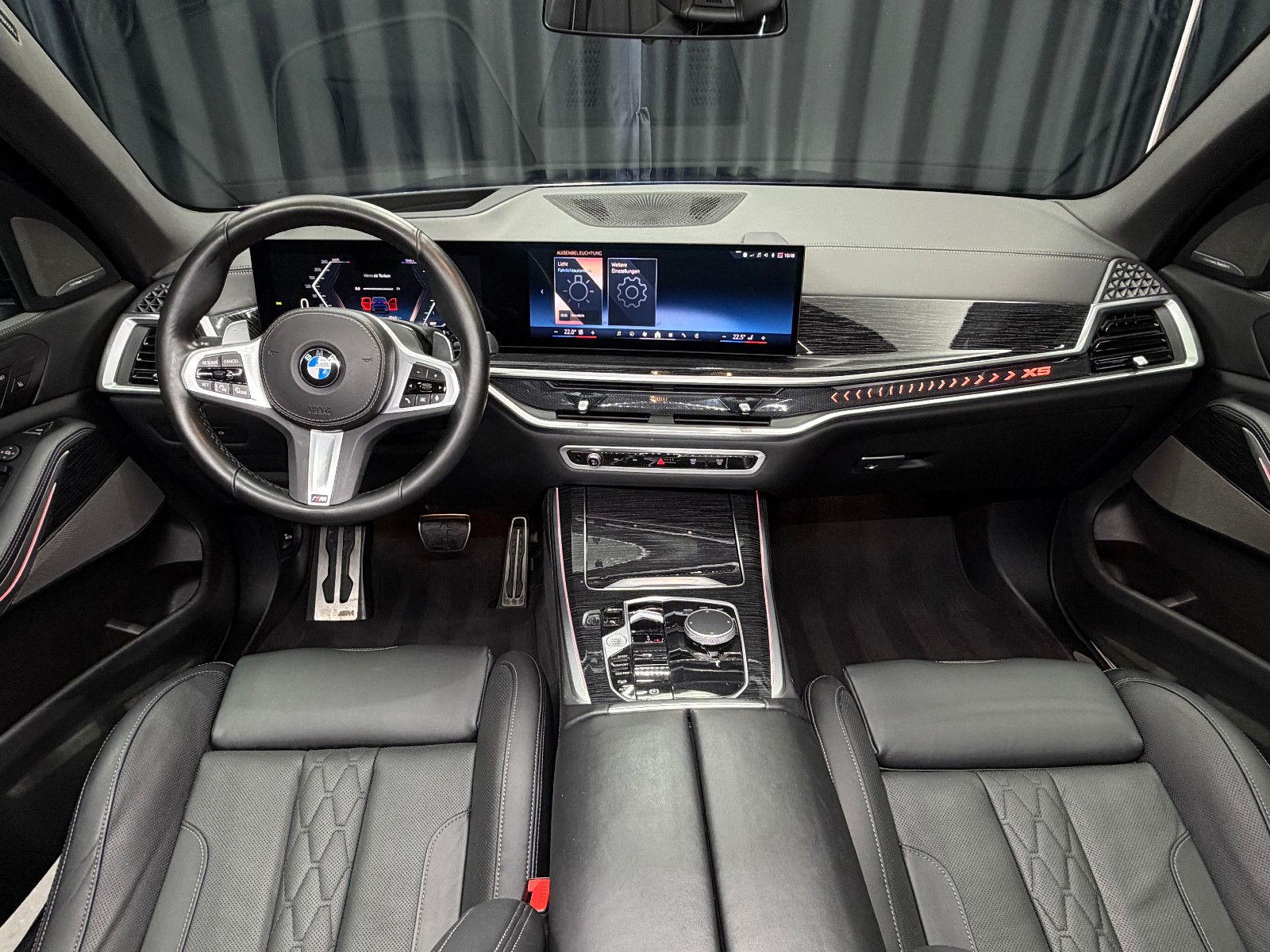 Fahrzeugabbildung BMW X5 40 d xDrive M SPORT PRO|PANO|M-SITZE|INDIVID