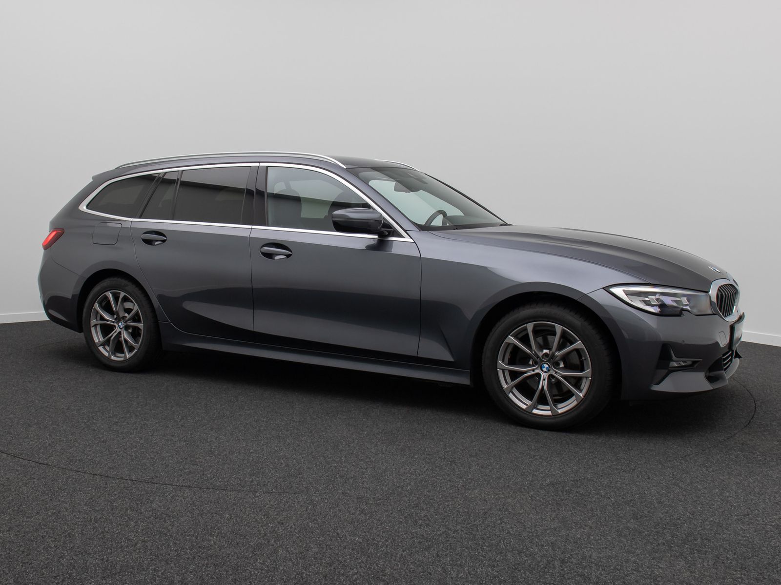 Fahrzeugabbildung BMW 320d Sport Line Alarm DAB AHK H/K Individual LED