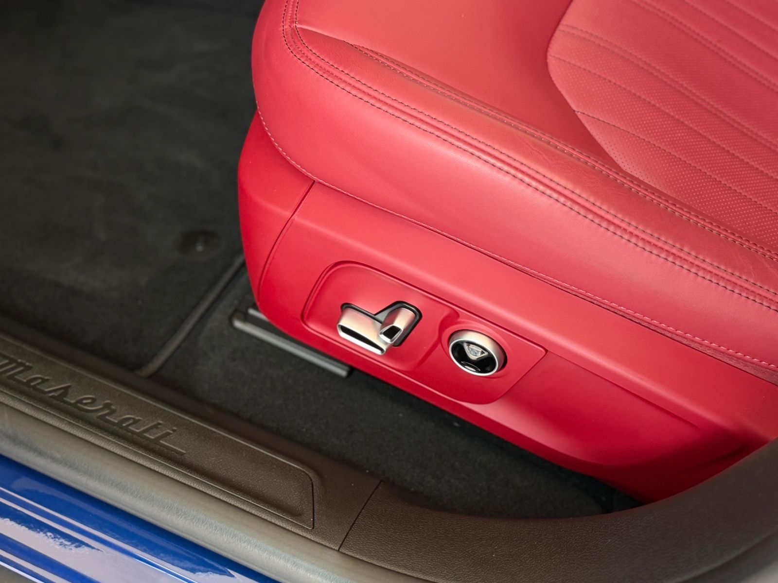 Levante GT Mild-Hybrid Soft Close Pano 21"