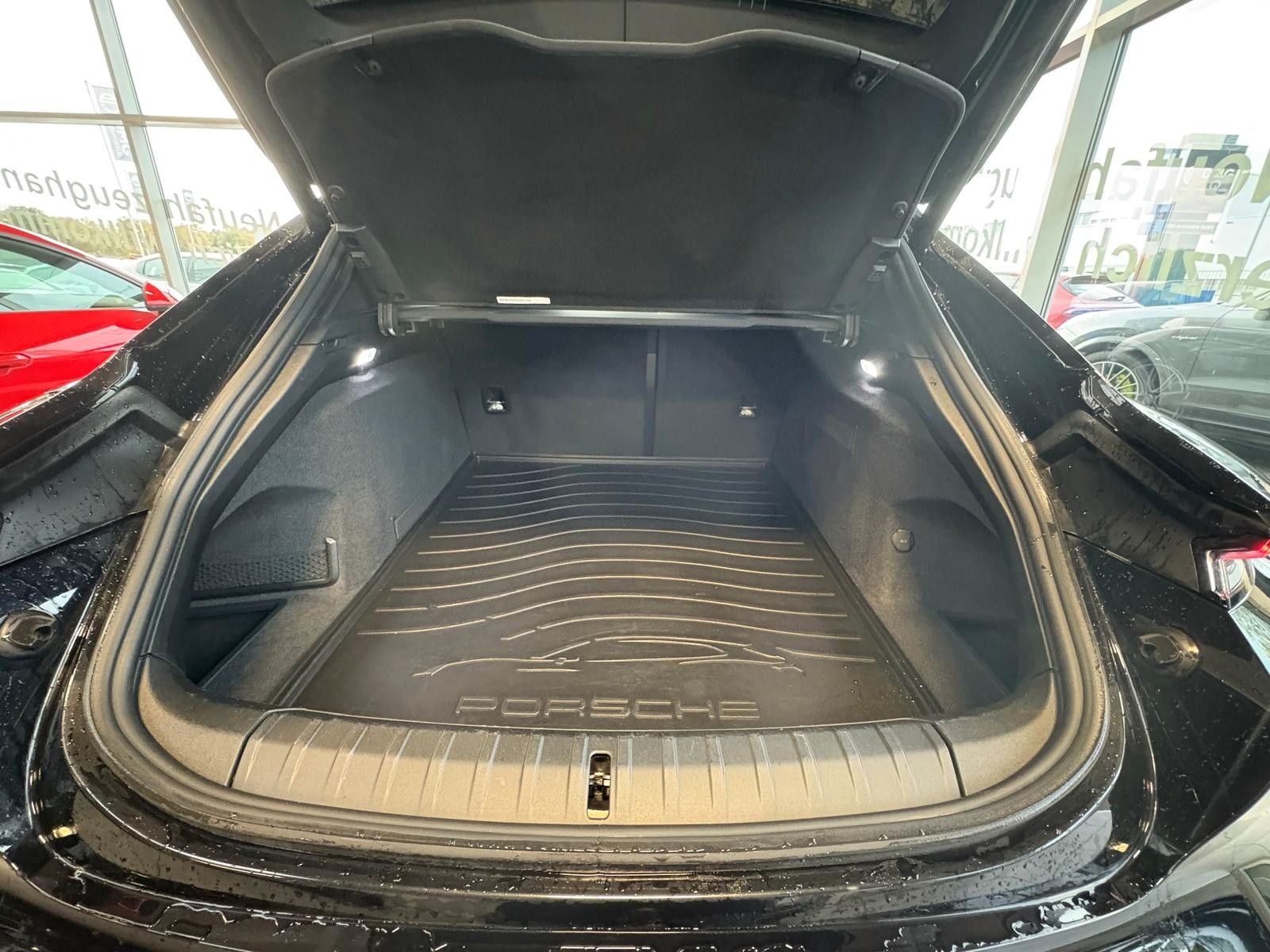 Fahrzeugabbildung Porsche Taycan Sport Turismo/Sportchrono/Bose/Pano/