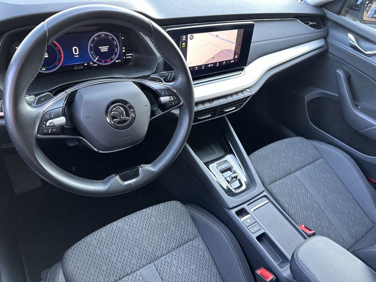 Fahrzeugabbildung SKODA Octavia Combi 2.0 TDI FirstEd NAV+LED+VCOCKPIT