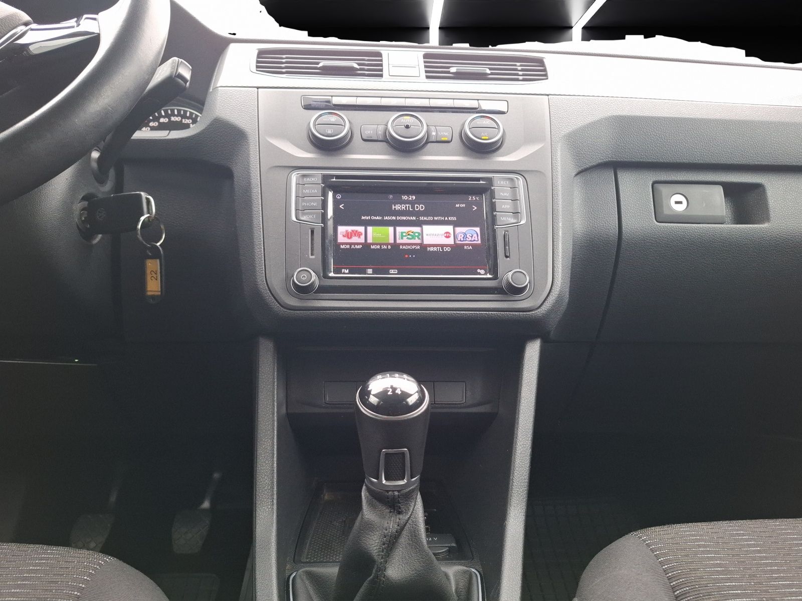 Fahrzeugabbildung Volkswagen Caddy TDI Comfortline Navi APP GRA PDC SHZ Clima