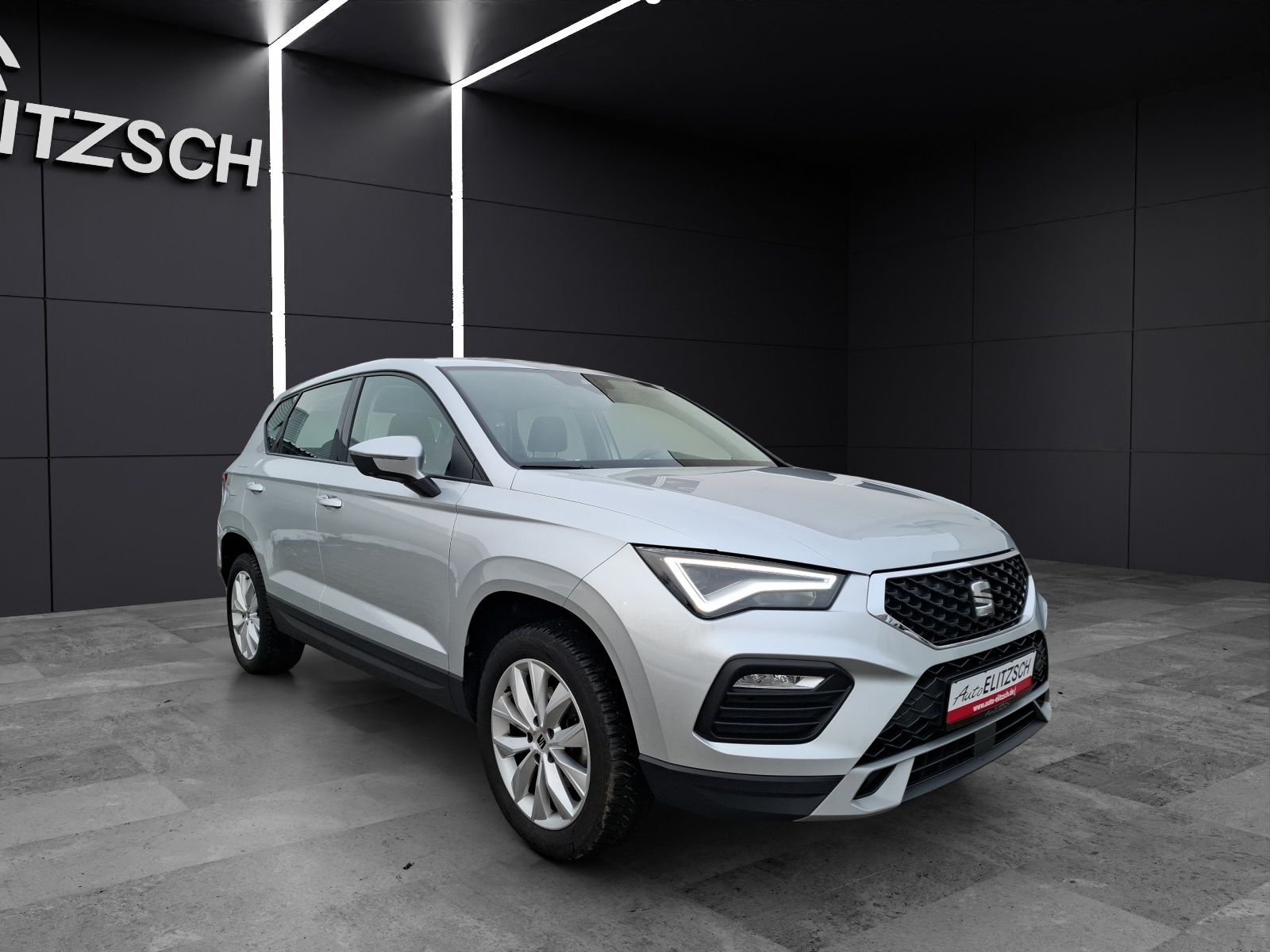 Fahrzeugabbildung SEAT Ateca TSI Style LED AHK Navi GRA PDC SH LM