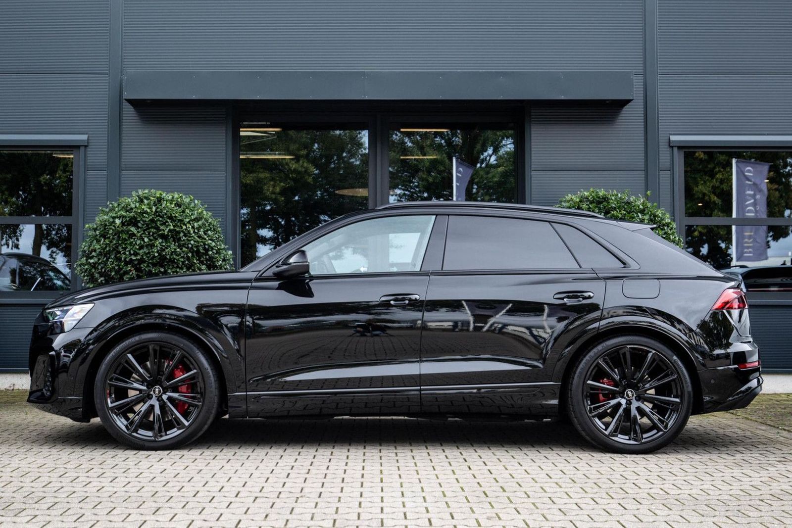 Audi Q8 60 TFSI e Competition 490pk, Carbon, Full-opt imagem 3