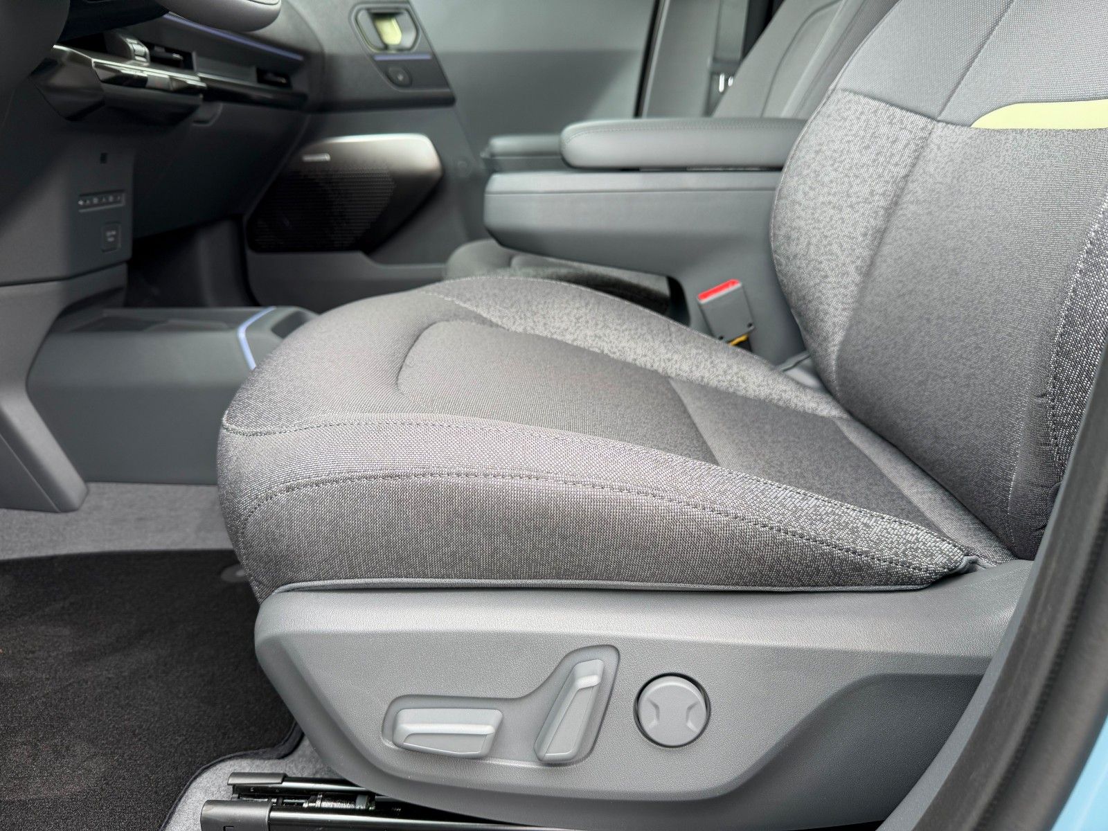 Fahrzeugabbildung Kia EV2 42.2 5S EARTH WIC TEC DWP DES