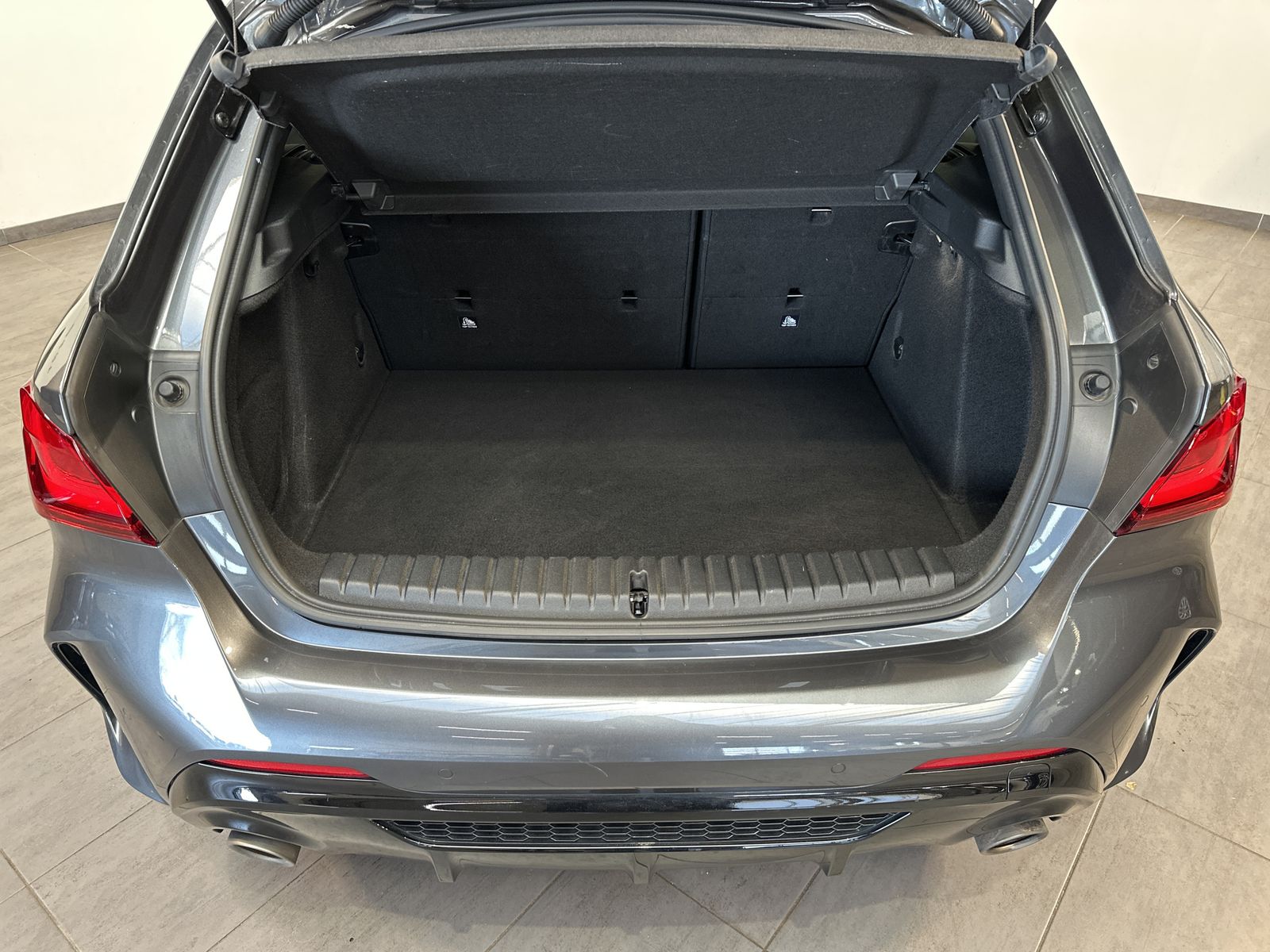 Fahrzeugabbildung BMW M135i xDrive Sport-Aut. NAV+LED+KAMERA+18ZO+LCP