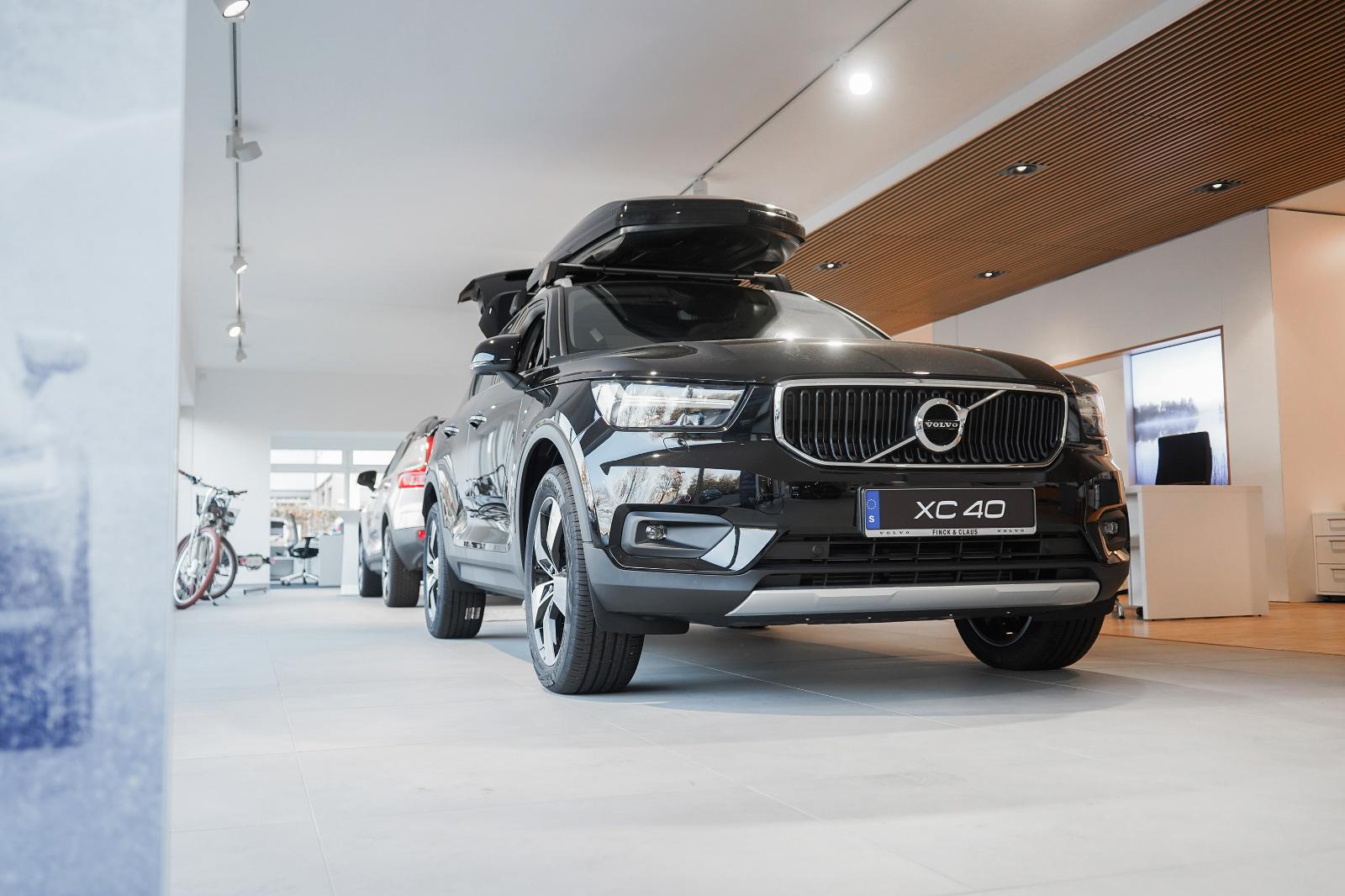 showroom-image-top
