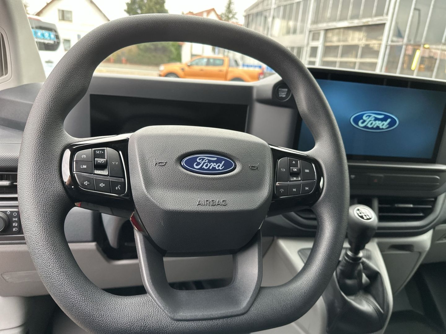 Fahrzeugabbildung Ford Transit Custom Kasten 320 L1 FWD 2.0 EcoBlue EU6