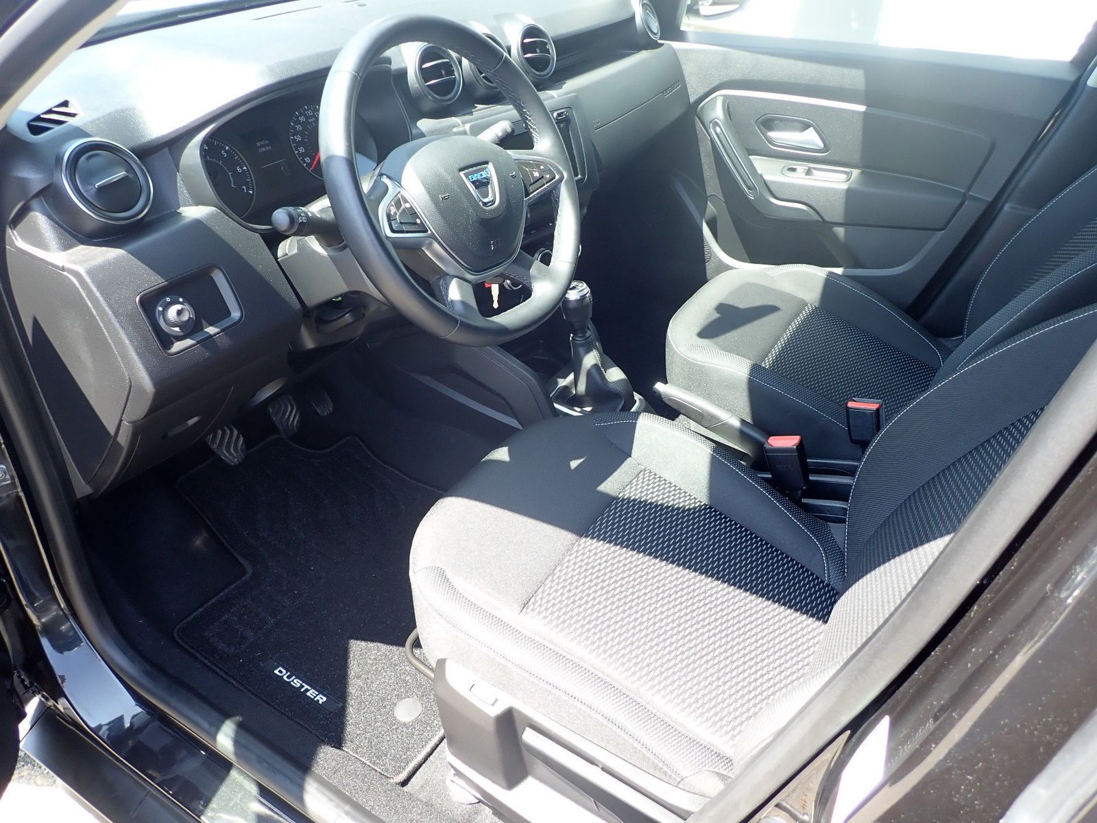 Fahrzeugabbildung Dacia Duster TCe 130 2WD URBAN/SHZ/EPH/NAVI/
