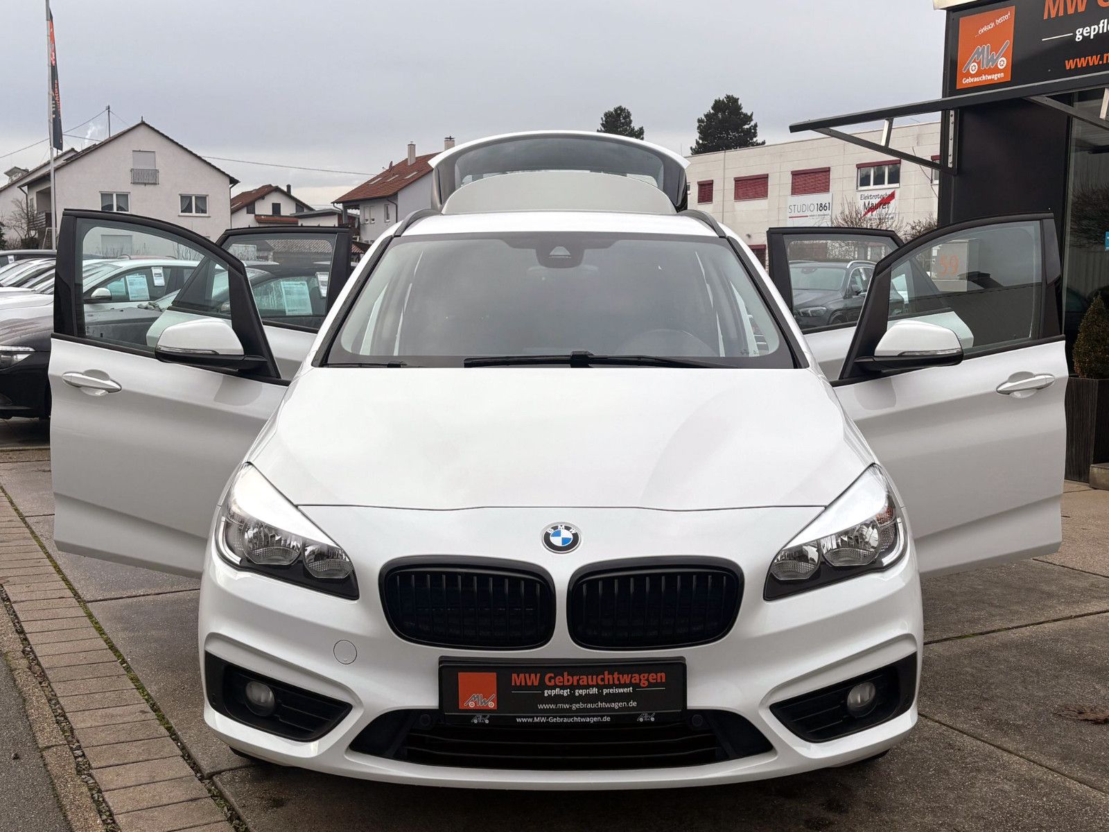 Fahrzeugabbildung BMW 218i Active Tourer Adv. Steptr. ACC PDC KAM Navi