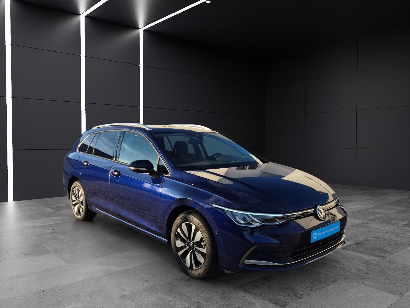 Fahrzeugabbildung Volkswagen Golf VIII Variant TSI Move 1,99% LED AHK Navi AI