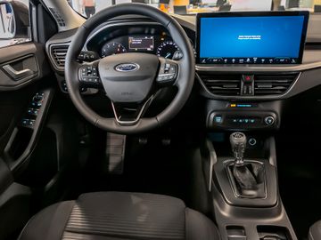Ford Focus Turnier 1.0 EcoBoost Titanium Edition Navi