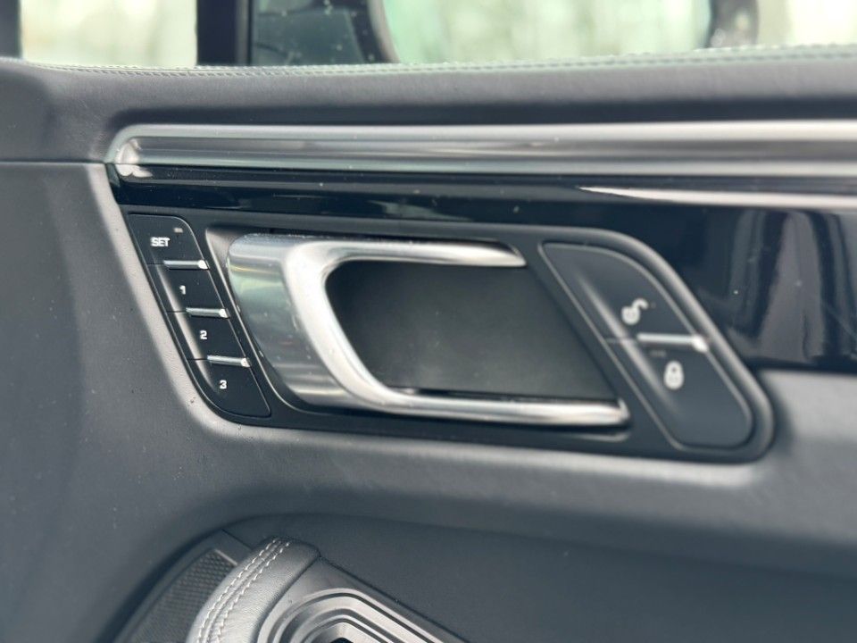 Fahrzeugabbildung Porsche Macan S 18er Pano Bi-Xenon PDLS DAB+ ...