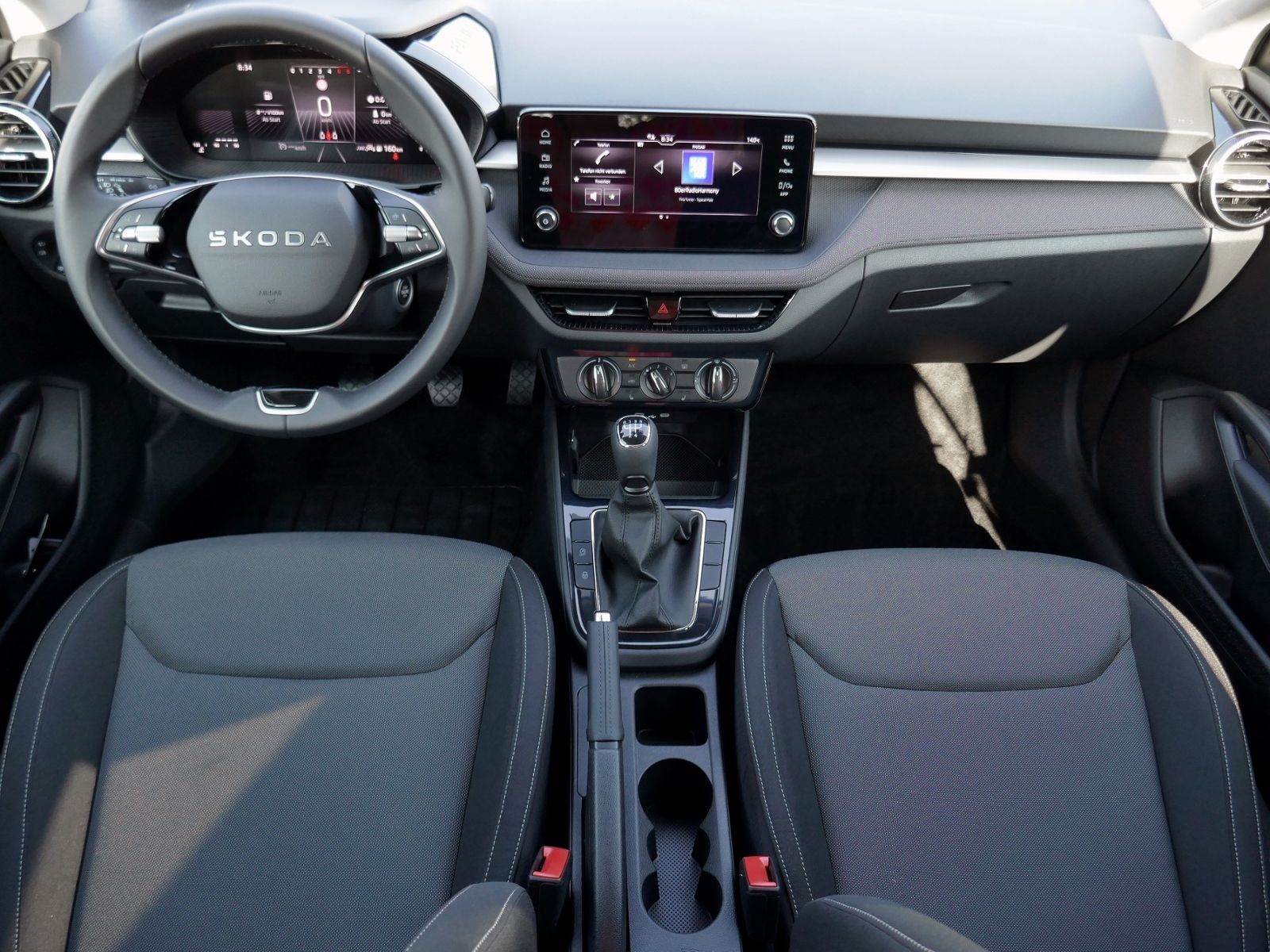 Fahrzeugabbildung SKODA Fabia  Selection 1.0 MPI | LED PDC GRA App