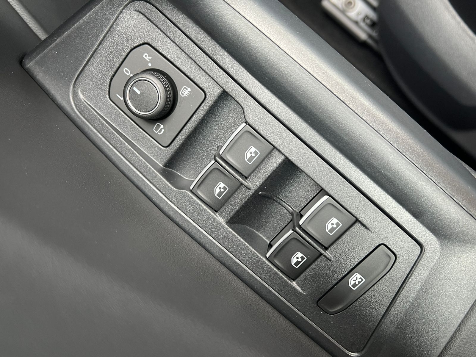 Fahrzeugabbildung Volkswagen T-Roc  GOAL 1.5 TSI DSG *AHK, Navi, Plus-Paket*