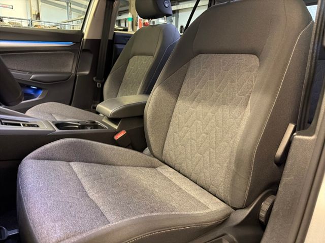 Fahrzeugabbildung Volkswagen Golf VIII Variant 2.0 TDI MOVE LED-MATRIX KAMERA