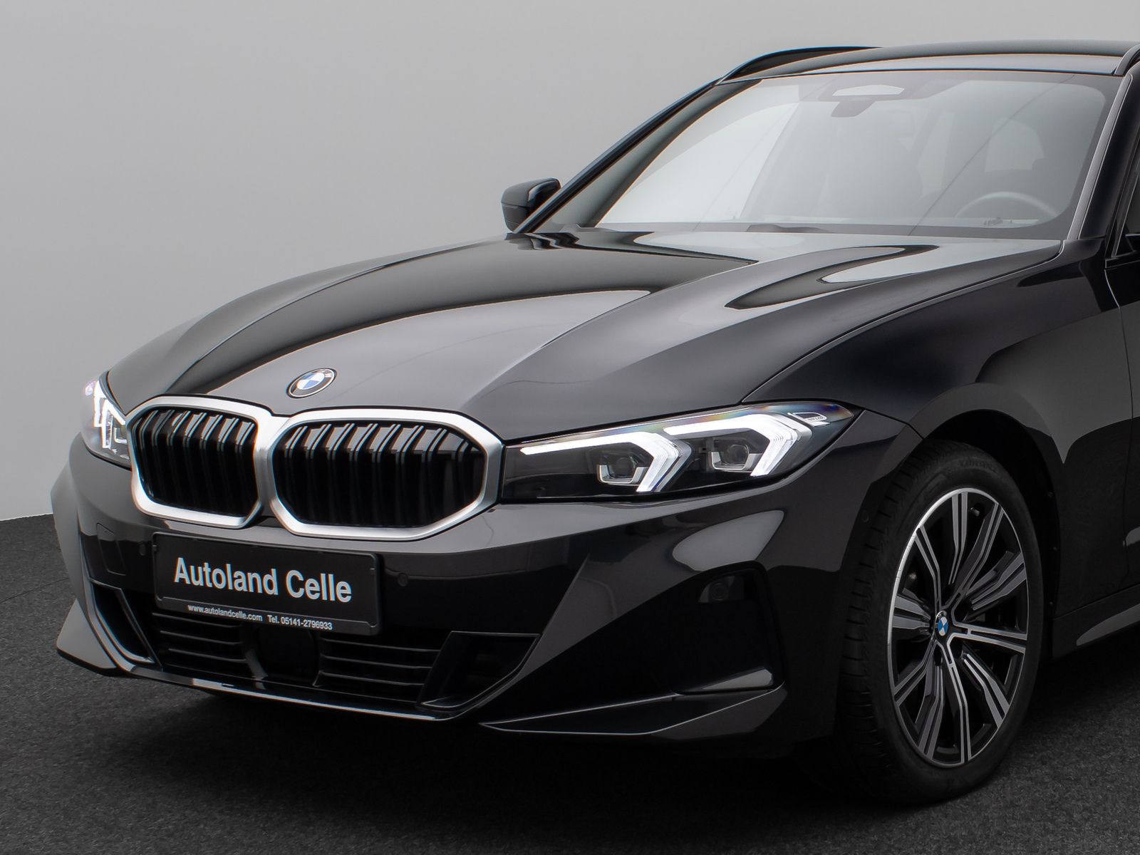 Fahrzeugabbildung BMW 330i xD Kamera HUD H/K ACC Komfort Alarm Sport