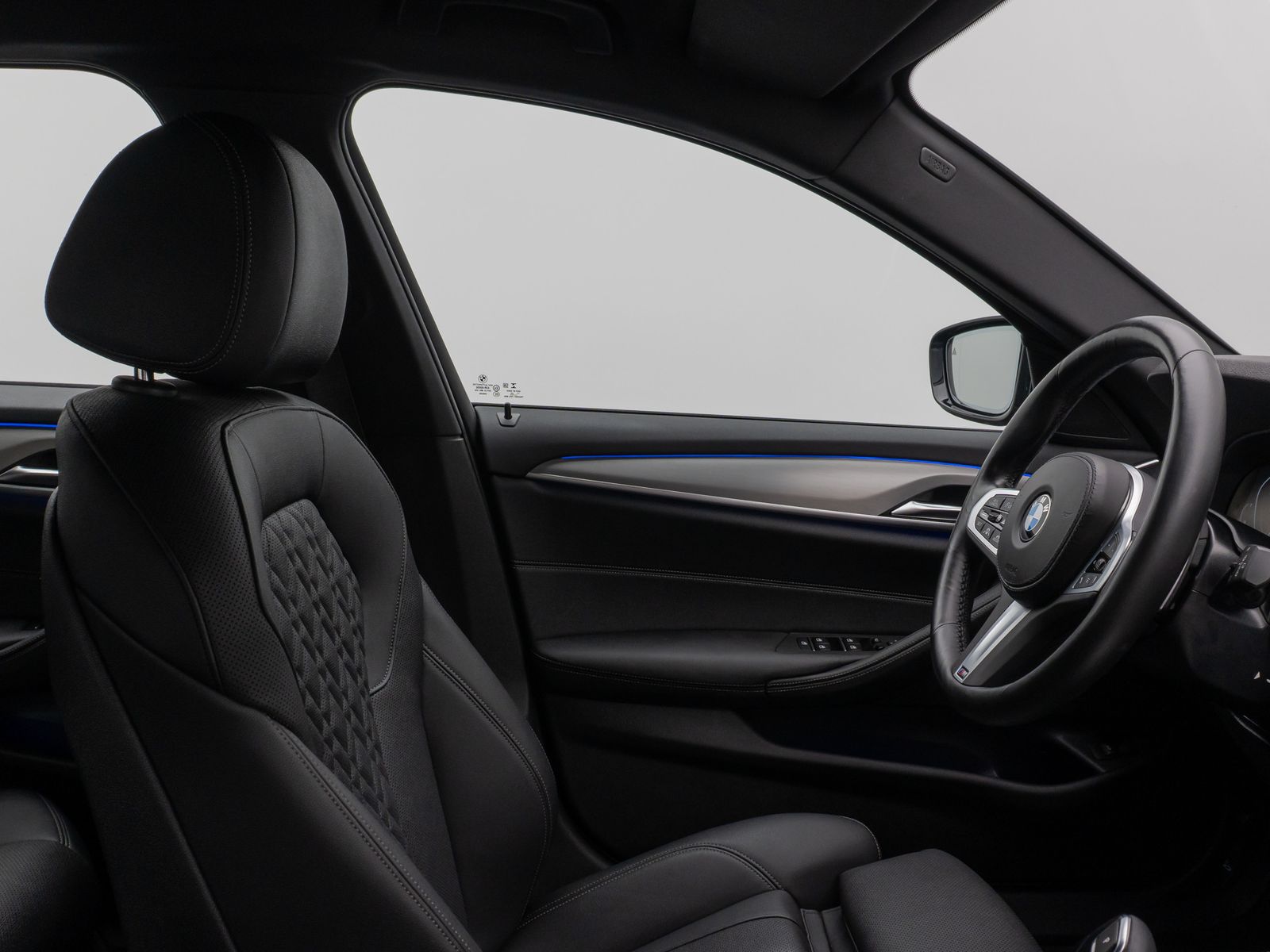 Fahrzeugabbildung BMW 530d  M Sport Kamera Laser HUD DAB HiFi Komfort