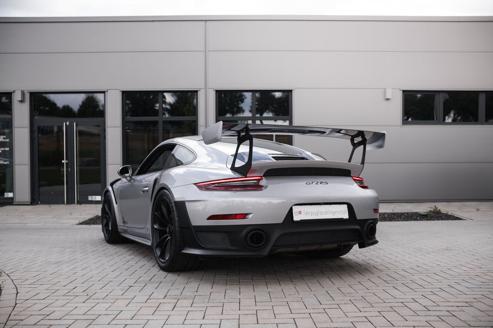 Fahrzeugabbildung Porsche 911/991 GT2 RS, 1. Hd., Lift, DAB, 90L, R-Kam.