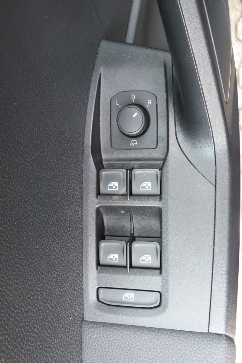 Fahrzeugabbildung SEAT Arona Style DSG LED NAVI DAB GRA PDC 1.HD