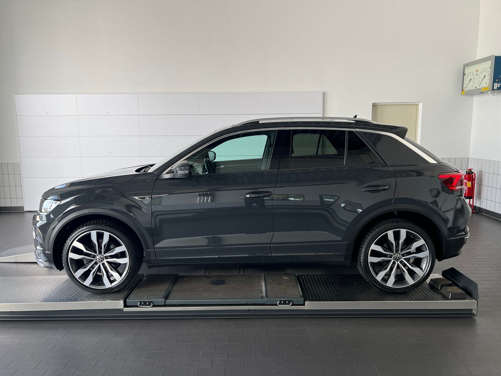 Fahrzeugabbildung Volkswagen T-Roc Sport 2.0 TDI DSG 4Motion R-Line *Beats,Pa