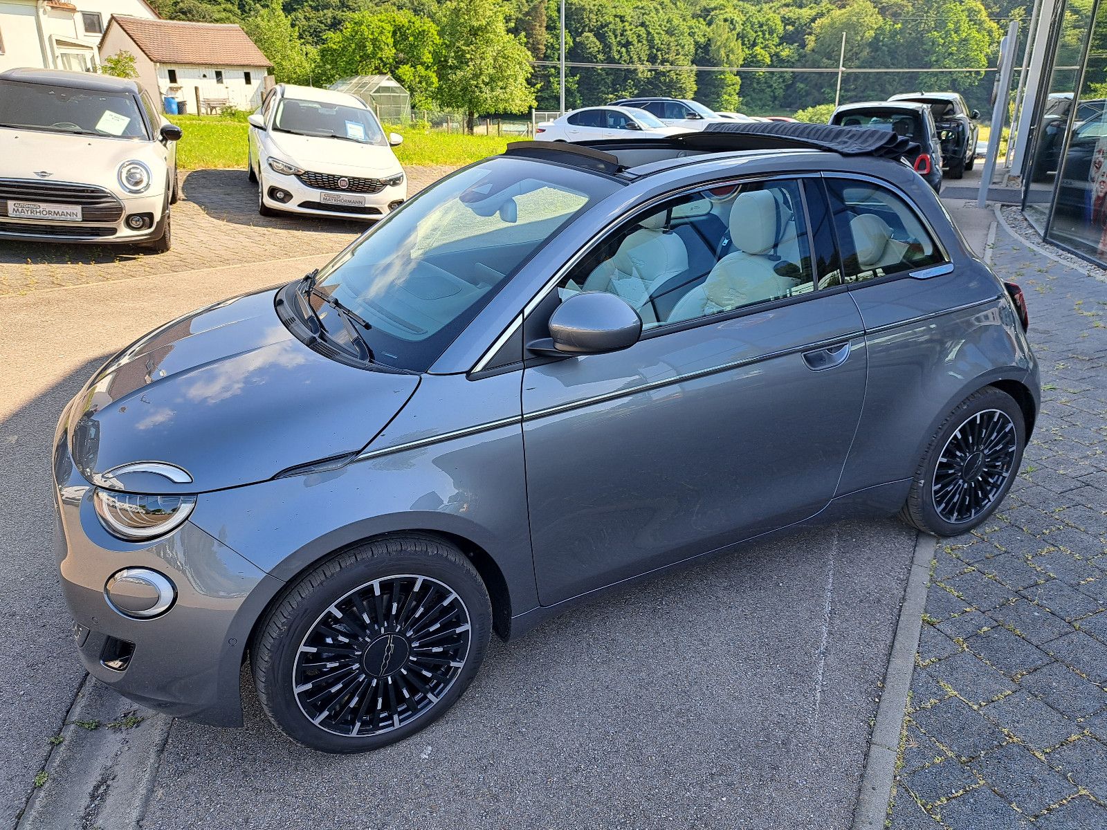 Fahrzeugabbildung Fiat 500e