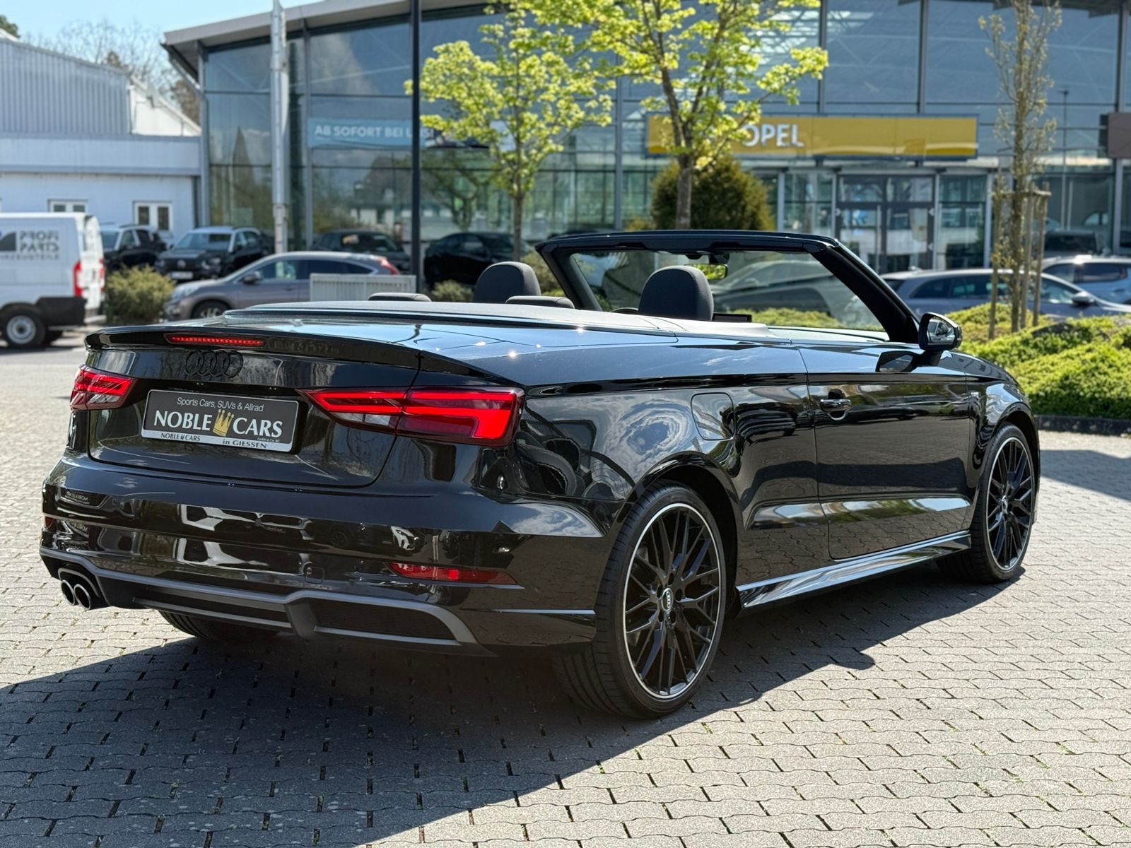 Fahrzeugabbildung Audi A3 Cabriolet 35 TFSI S line B&O ACC LED