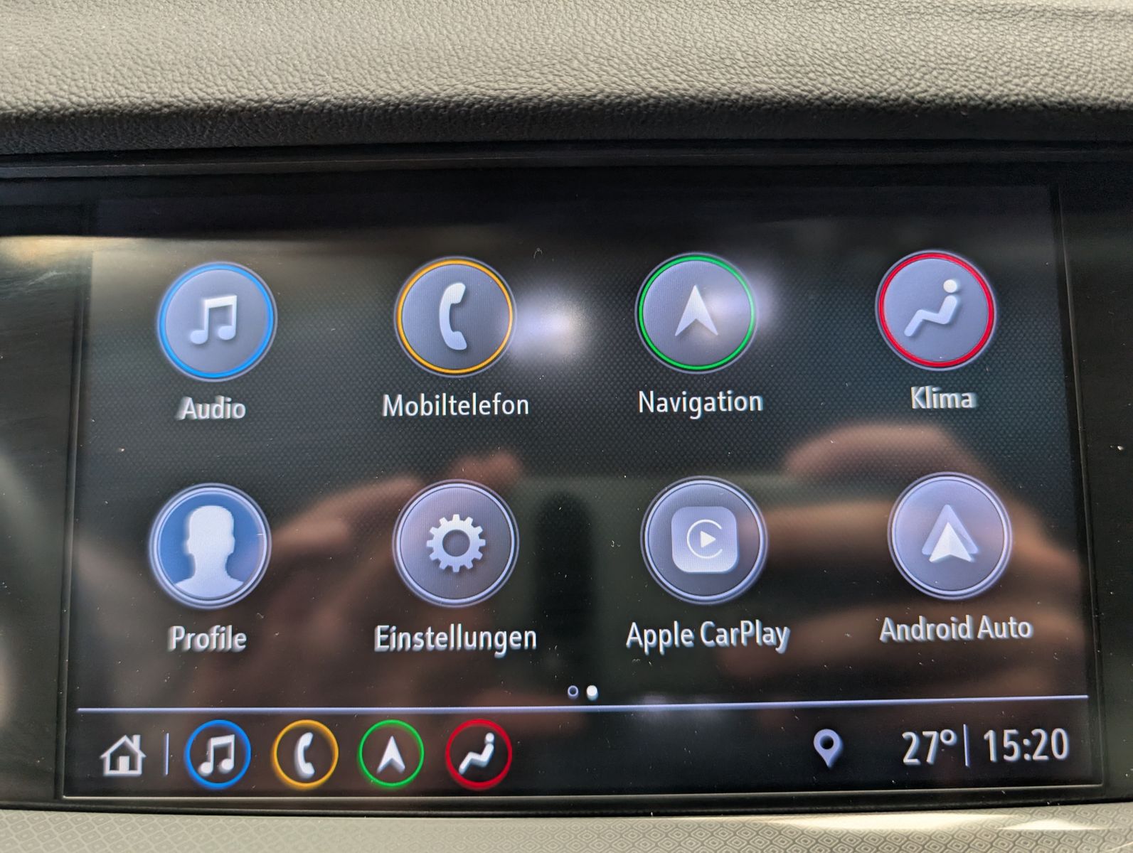 Fahrzeugabbildung Opel Insignia 1.6 CDTI Edition Tempomat PDC SHz AHK