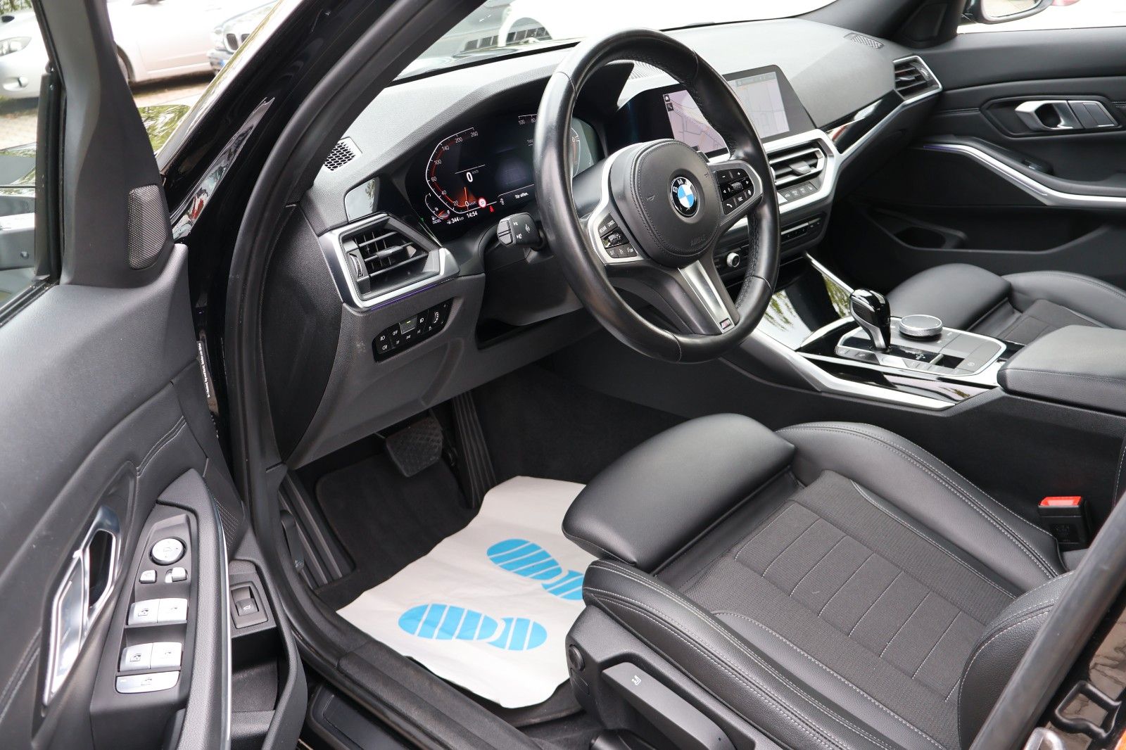 Fahrzeugabbildung BMW 318 Baureihe 3 Lim. 318 d Advantage