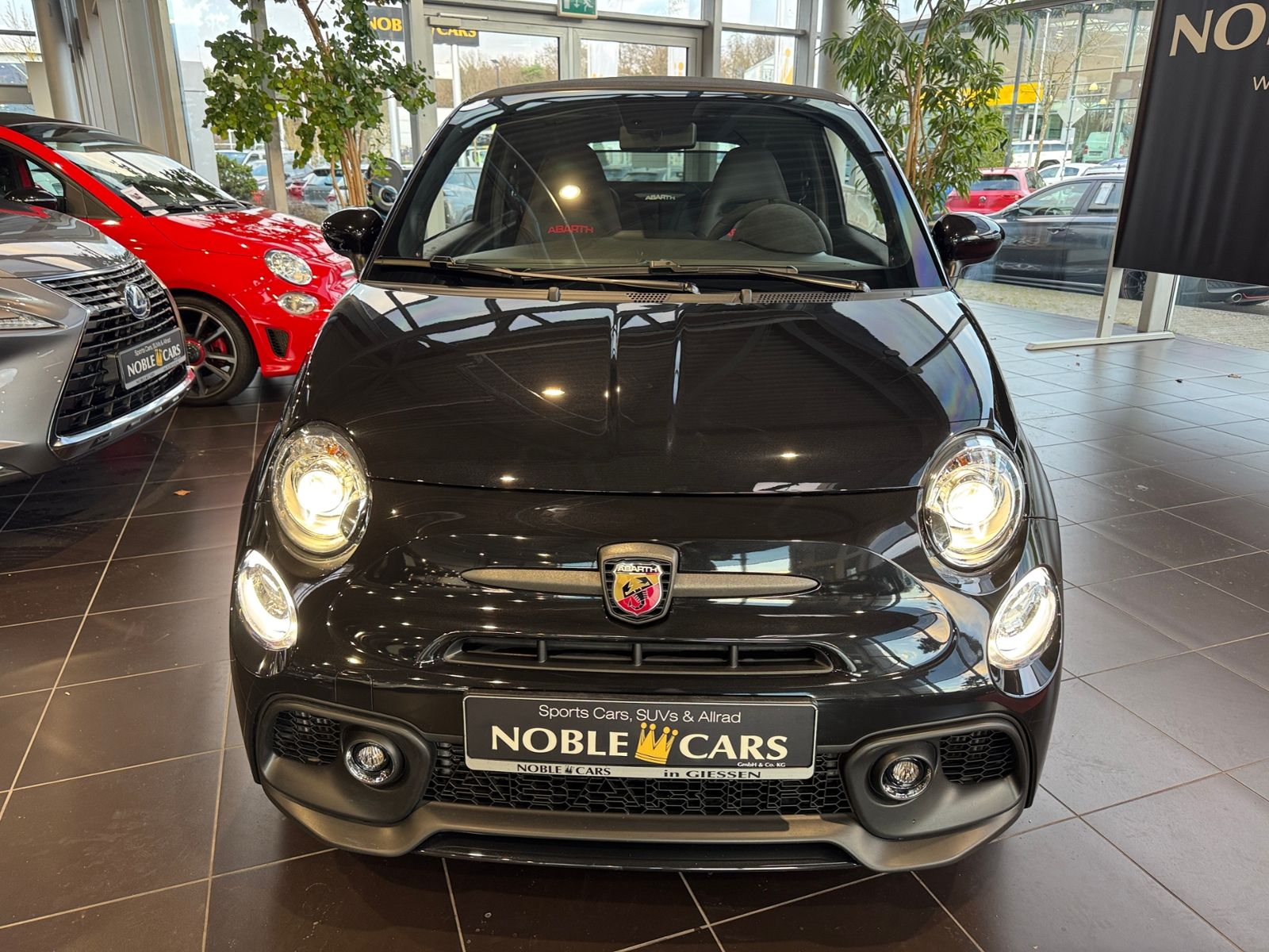 Fahrzeugabbildung Abarth 695C SABELT KLIMA BEATS NAV PDC ALU