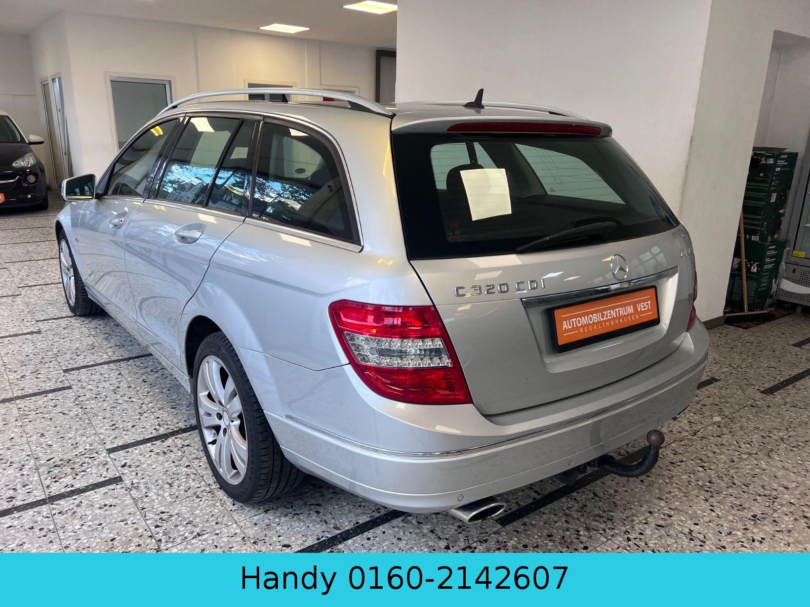 Mercedes-Benz C320 2009 — photo 8