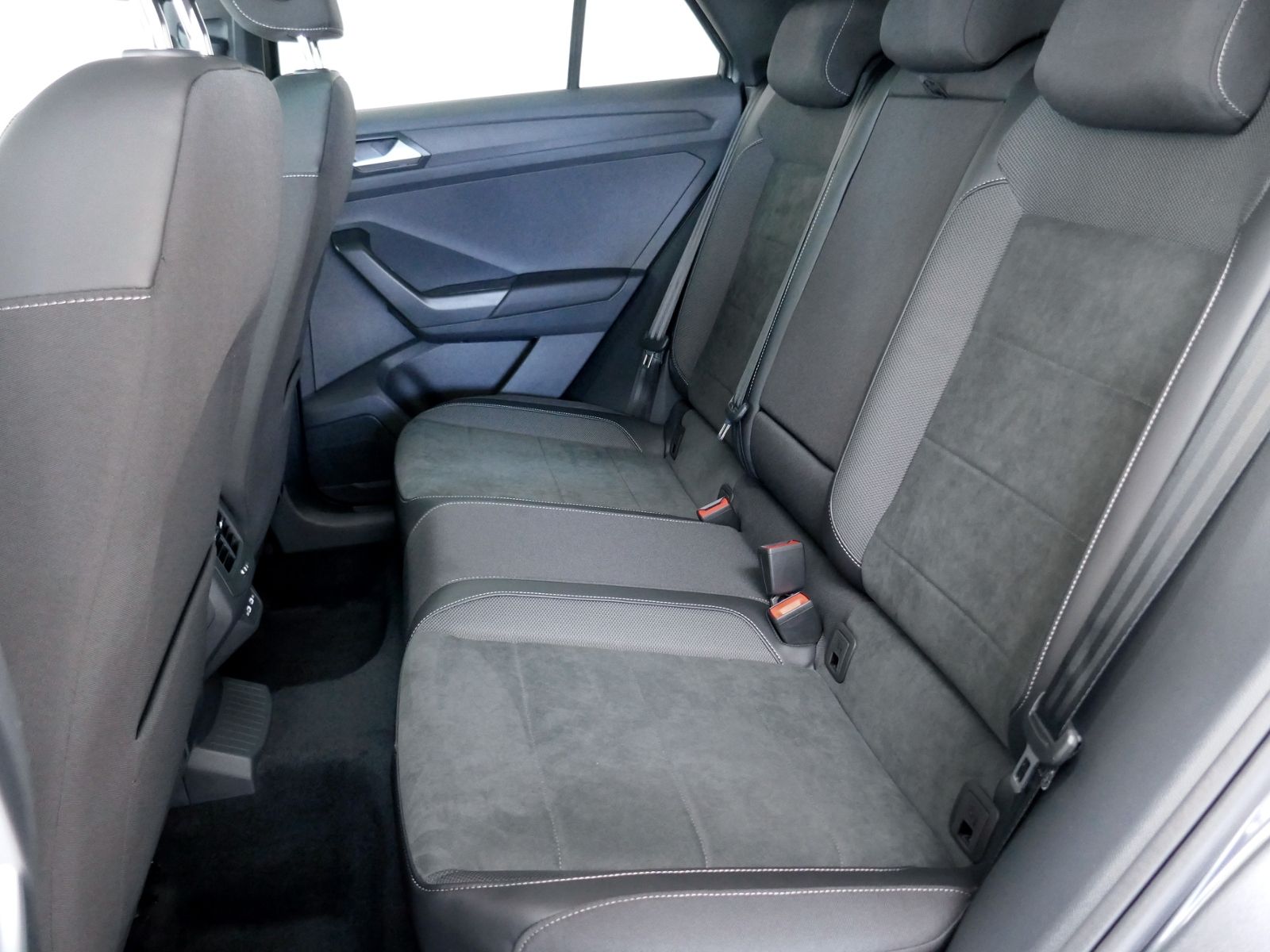 Fahrzeugabbildung Volkswagen T-Roc Style 1.5 TSI DSG | LED RFK ACC