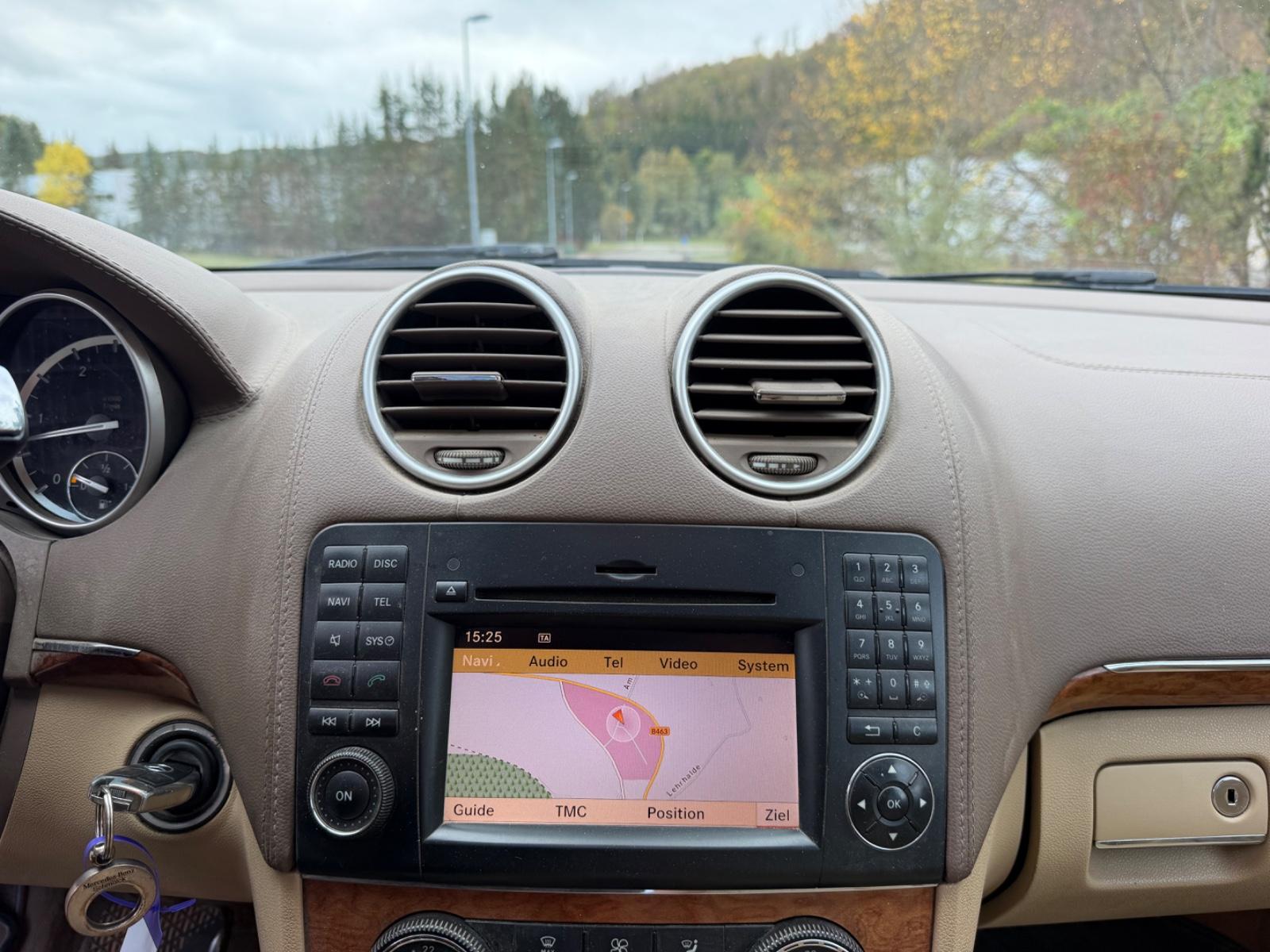 Mercedes-Benz GL350 2009 — photo 11