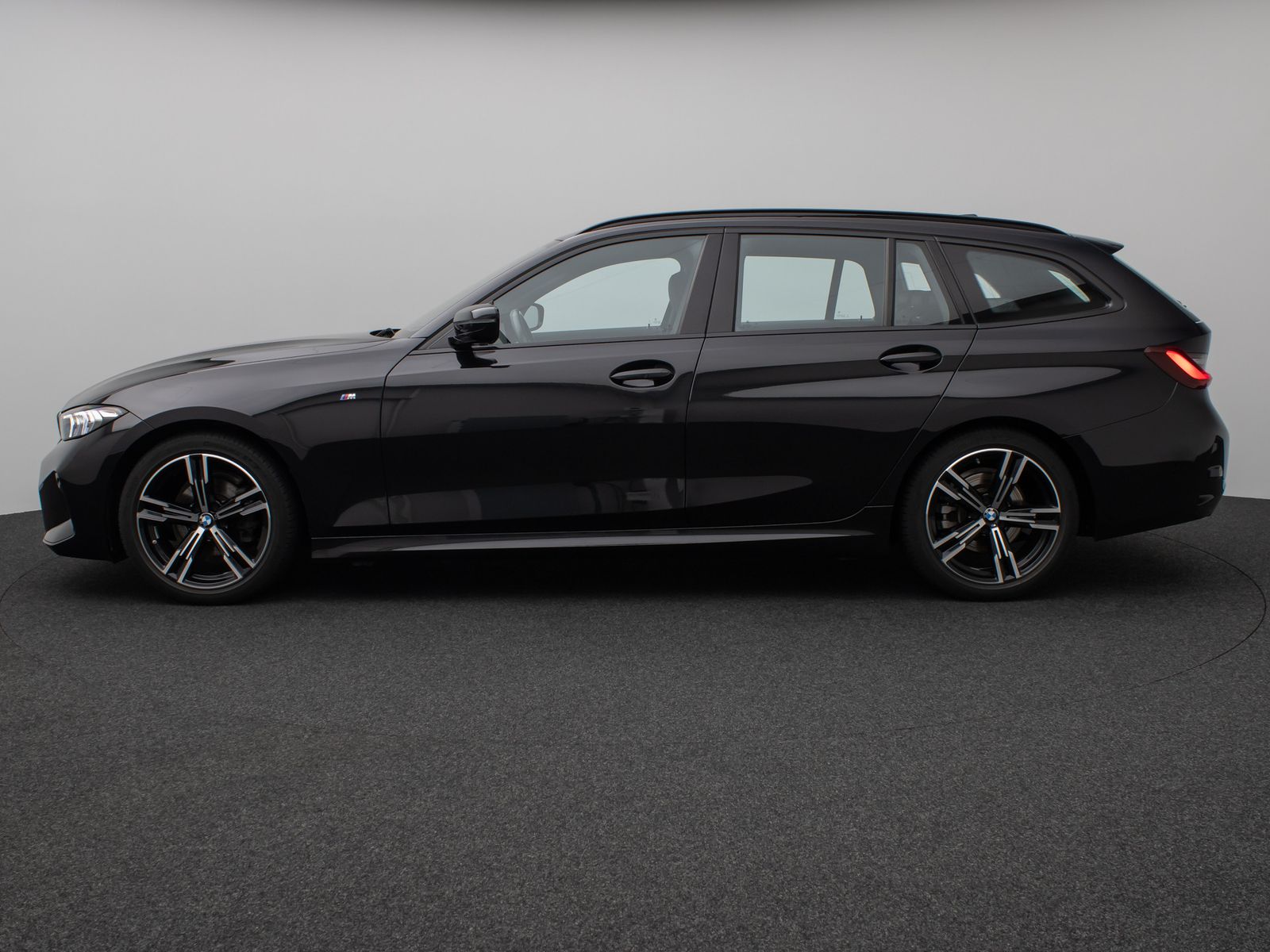 Fahrzeugabbildung BMW 318d M Sport DAB HUD CockPitPro Lordos PDC Leder