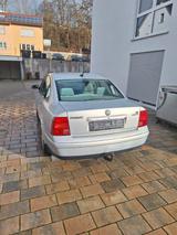 Volkswagen Passat 2.8 V6 4motion - Volkswagen Passat mit Benzin-Antrieb: Limousine, 2.8
