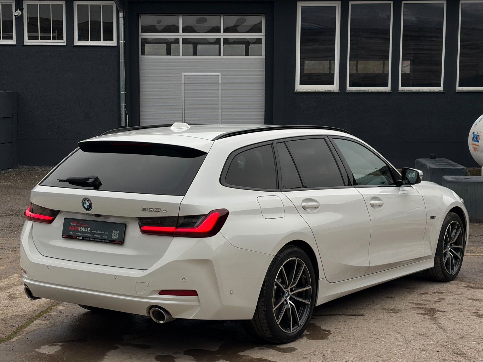 Fahrzeugabbildung BMW 330e Touring Advantage Akustik LcPlus HIFI CAM