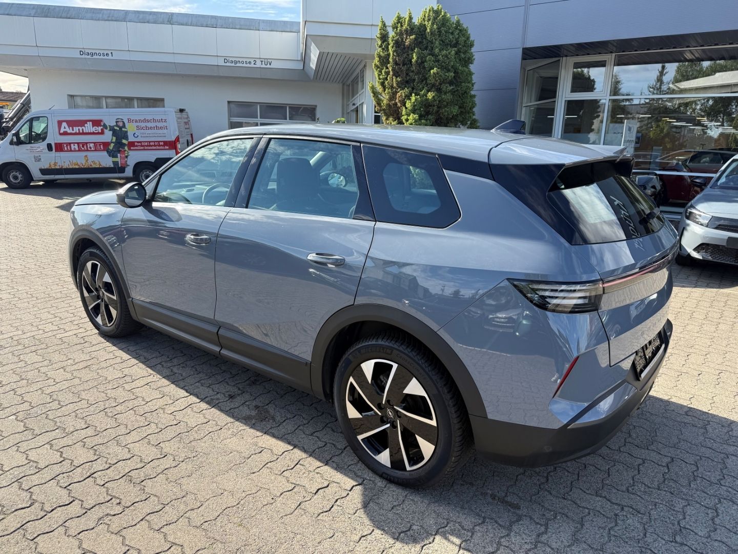 Fahrzeugabbildung Opel Grandland 1.2 Edition SHZ+LHZ+Kamera+Allwetter