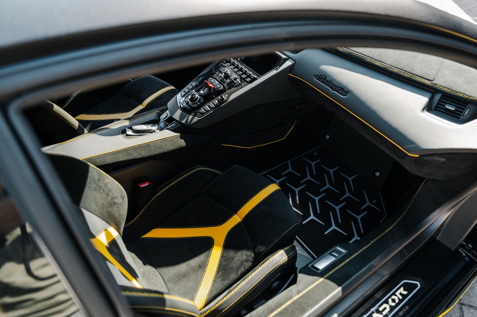Fahrzeugabbildung Lamborghini Aventador SVJ*Traumauto*63er Design*NEUZUSTAND