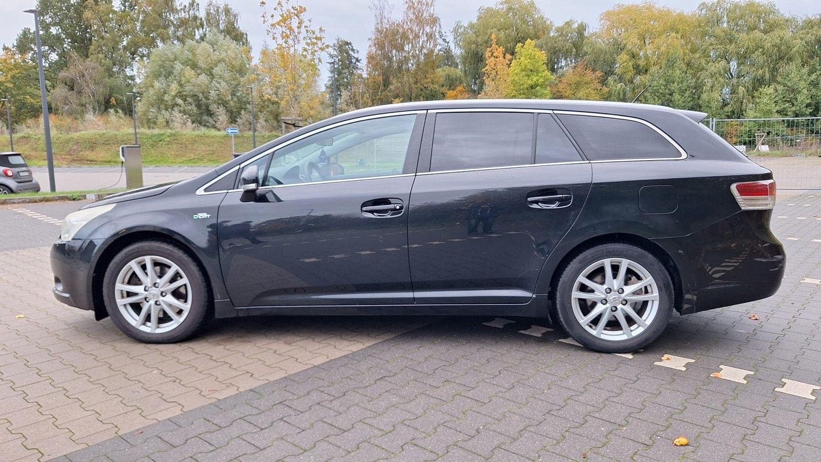 Toyota Avensis 2010 — engine 150 HP (110kW)