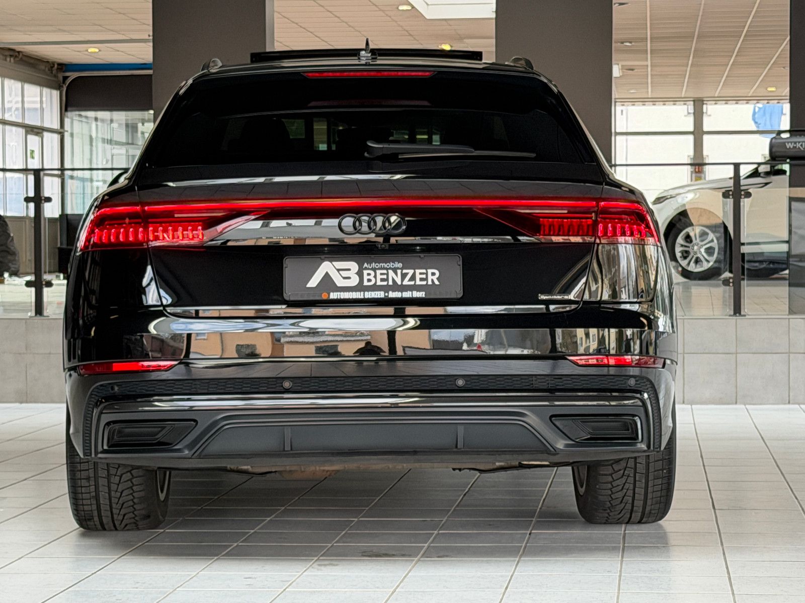 Fahrzeugabbildung Audi Q8 50 TDI Quattro/COMPETITION-PLUS/CARBON/VOLL