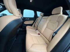VOLVO XC60 Momentum / NUR 61.tKM / 1.HD / GARANTIE / VOLVO XC60 Momentum / NUR 61.tKM / 1.HD / GARANTIE /