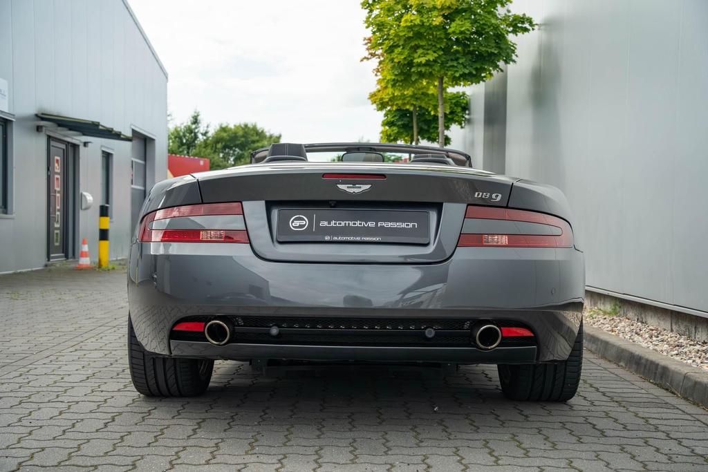 Aston Martin DB9