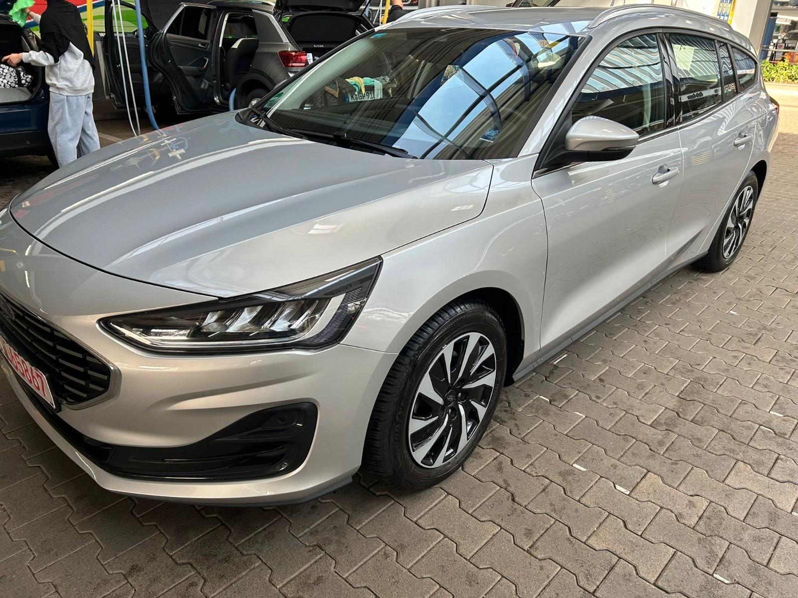 Ford Focus Turnier Titanium 1.HD erst 23.000 Hybrid