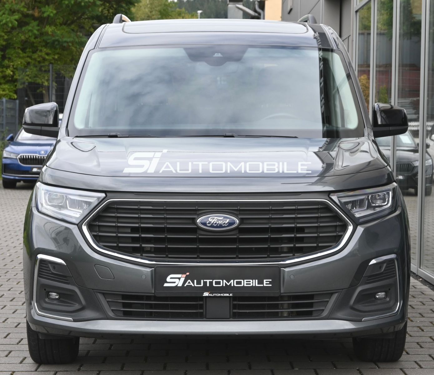 Fahrzeugabbildung Ford Grand Tourneo 2.0 d Titanium Aut °PANO°KAM°8FACH